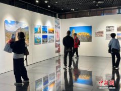 （友城故事）镜头定格友城风情 浙江丽水“影像之桥”连接跨海情谊